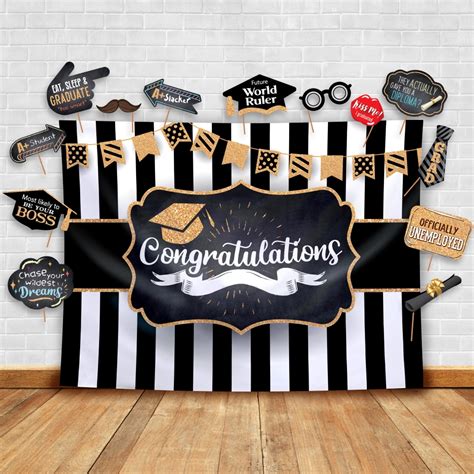 Printed Photo Booth Cards & Backdrop of Graduation Theme – Glittery Garden