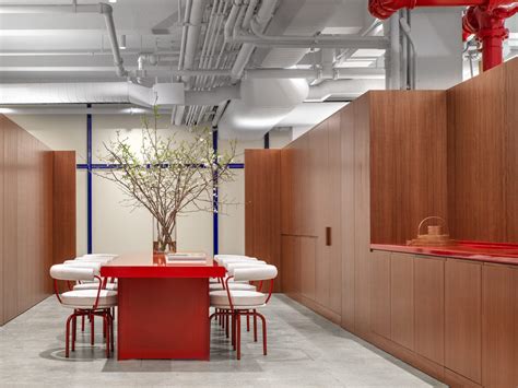 Slick New York office interior by Halleröd | Yellowtrace