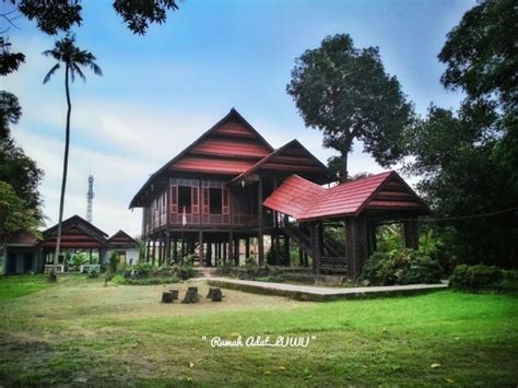 7+ Rumah Adat Bugis Makassar (NAMA, PENJELASAN, GAMBAR)