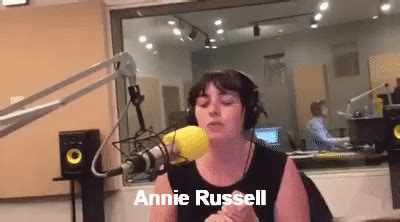 annie on Make a GIF