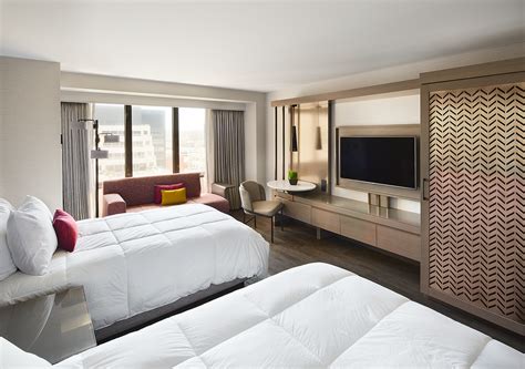 SF Marriott Marquis Guestrooms and View Lounge Renovation – Hathaway Dinwiddie Construction Company