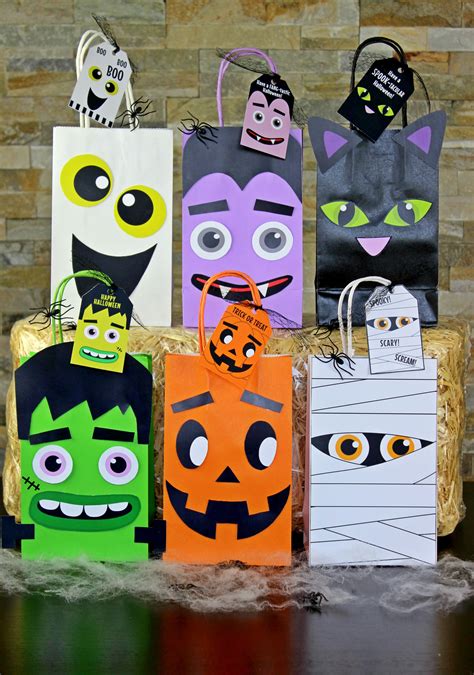 Halloween Favor Bag | Halloween party bags, Halloween favor bag, Halloween gift bags