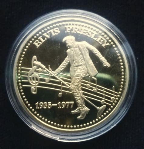 Beautiful gilded Elvis Presley commemorative coin 1935-1977 - Catawiki