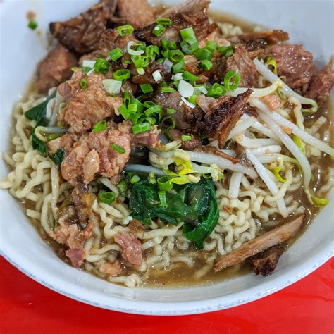 6 Mie Pangsit Enak dan Wajib dikunjungi di Medan - MakanMana