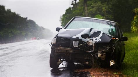 Head-On Collision Causes, Injuries & Fault – Forbes Advisor