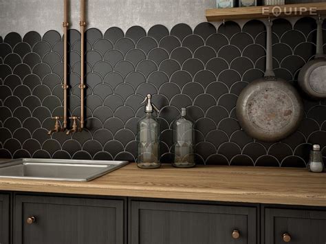 Black kitchen backsplash ideas | Black tiles kitchen, Black kitchens, Home decor kitchen