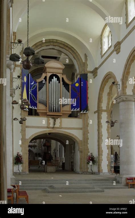 Interior of Portsmouth cathedral UK Stock Photo - Alamy