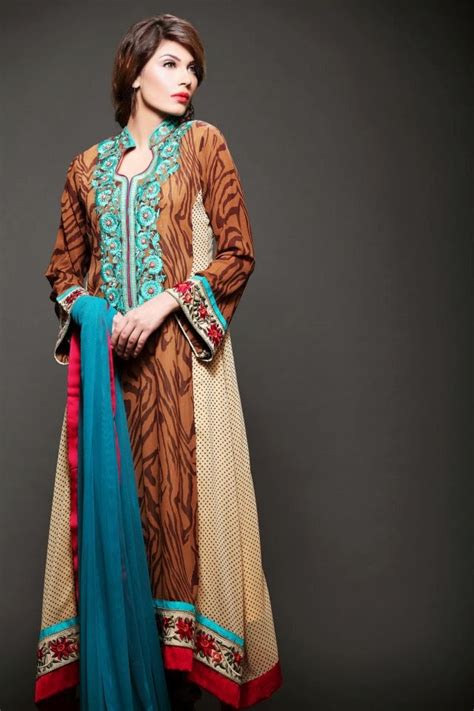 New Pakistani winter dresses for women - Utho Jago Pakistan