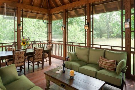 Screened porch with seating and decor - The Porch Company | Screened porch decorating, Porch ...