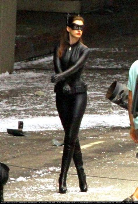 On set of "The Dark Knight Rises' - Anne Hathaway Photo (28514048) - Fanpop