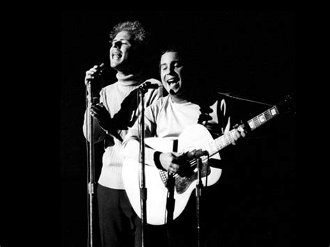 Hear a previously unreleased Simon & Garfunkel live EP - UNCUT