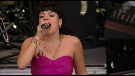 Lily Allen - Alfie (Live At Glastonbury 2007) (VIDEO) - YouTube