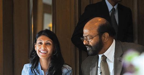 HCL's Shiv Nadar steps down! His daughter Roshni is new Chief- Here's all about her! | The New Stuff