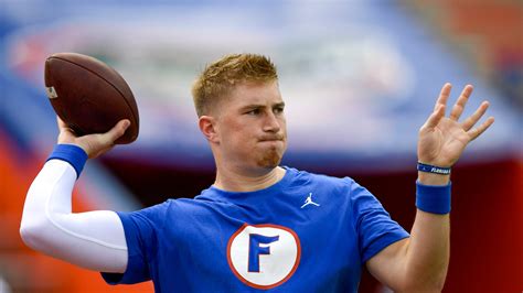 Florida Gators QB Kyle Trask returns to sideline