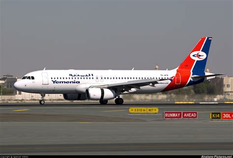 7O-AFB - Yemenia - Yemen Airways Airbus A320 at Dubai Intl | Photo ID 168537 | Airplane-Pictures.net