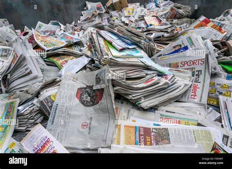 Old newspaper stack hi-res stock photography and images - Alamy