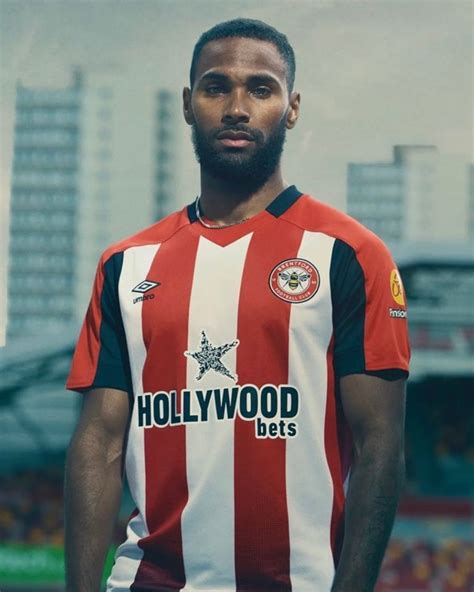 Brentford's new jersey will be used until 2025