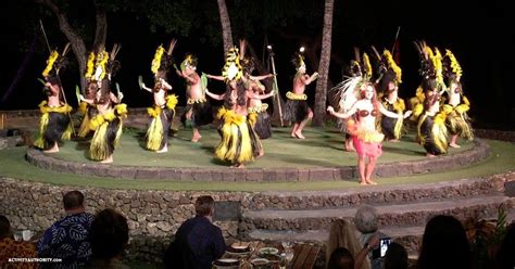 Old Lahaina Luau Review | Information on all Maui Luaus