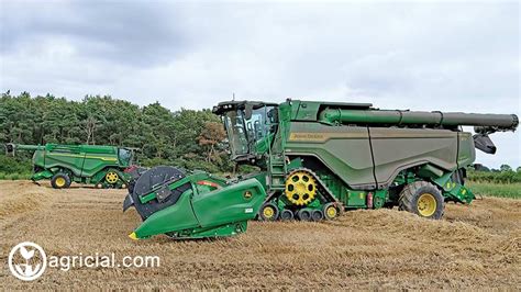 The Powerful John Deere X9 Combine - Revolutionizing Harvesting Efficiency