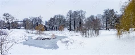 Park im Winter Stock Photo | Adobe Stock