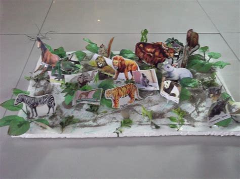 DEWS - The School, Panchkula: Animal Collage making