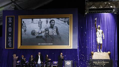 Lakers unveil statue honoring late HOFer Kobe Bryant | Yardbarker