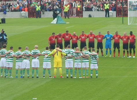 Minutes silence at the Liam Miller tribute match today : r/ireland