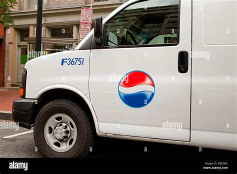 Pepsi cola delivery truck hi-res stock photography and images - Alamy