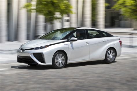 The Toyota Mirai Fuel Cell Electric Vehicle To Go On Sale This Year In Canada Starting in Québec ...