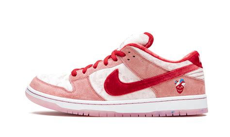 Nike SB Dunk Low Pro "StrangeLove" - CT2552 800 - 2021 | Pink nike shoes, Nike air shoes ...