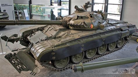 DDR T-72M | Tanks military, Military vehicles, Military