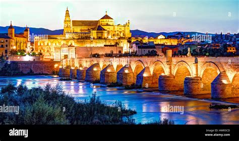 Roman Bridge and Guadalquivir river Stock Photo - Alamy