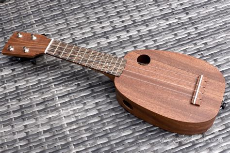 DJ Morgan Mini Pineapple Ukulele - REVIEW