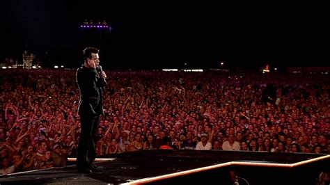 Robbie Williams: Live at Knebworth - Robbie Williams Image (3437181 ...