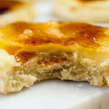 Bake the Perfect Crème Brûlée Cookies - The Starving Chef