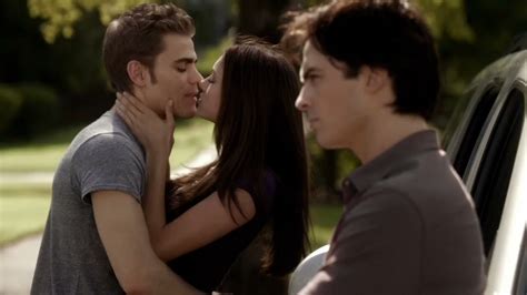 Vampire Diaries Elena And Stefan Kissing