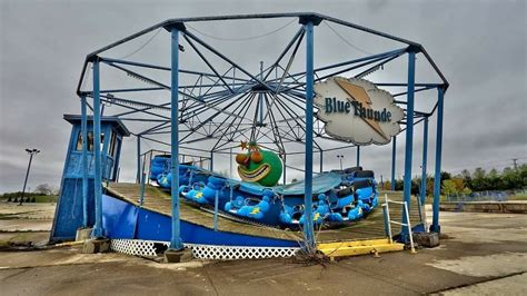 Abandoned Amusement Parks, Amusement Park Rides, Abandoned Buildings, Abandoned Places, Carnival ...