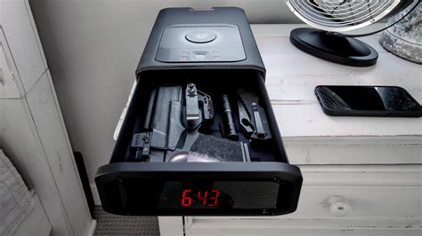 Vaultek Smart Station DS2i Review: An Alarm Clock Gun Safe? | True Republican