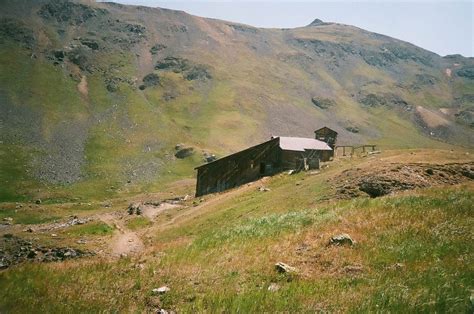 Home [wagonwheelcabinslc.lodgify.com]