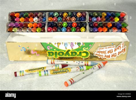 box of 100 crayons 2 Stock Photo - Alamy