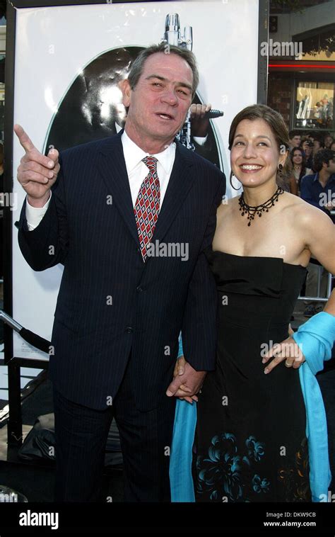 Actor tommy lee jones wife hi-res stock photography and images - Alamy