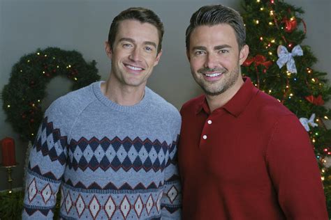 Robert Buckley on Having ‘More Fun’ in Hallmark’s ‘Christmas House ...