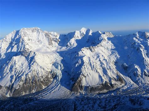 Bob McKerrow - Wayfarer: Video of a solo ascent of Aoraki Mount Cook - 2017