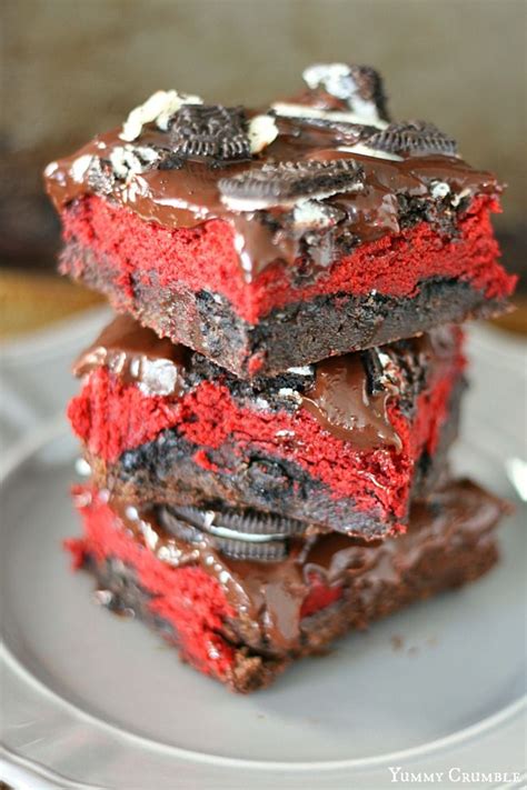 Red Velvet Oreo Brownies with Dark Chocolate Ganache - www.yummycrumble ...