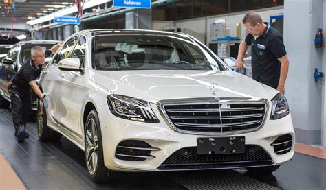 W222 Mercedes-Benz S-Class facelift drives itself off the production line in automated driving ...