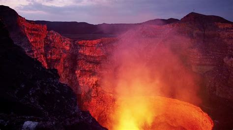 Scientist Study Lava Lake Created By Leaking Volcano | RTM ...