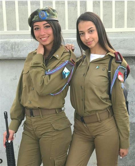 IDF - Israel Defense Forces - Women Speed up and simplify the pistol ...