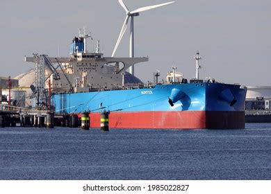 Supertanker Images, Stock Photos & Vectors | Shutterstock