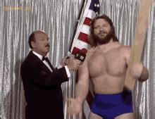 Hacksaw Jim Duggan GIF - Hacksaw Jim Duggan 2x4 - Discover & Share GIFs