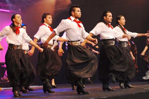 Por qué se celebra hoy el Día del Folklore | Entrelíneas.info